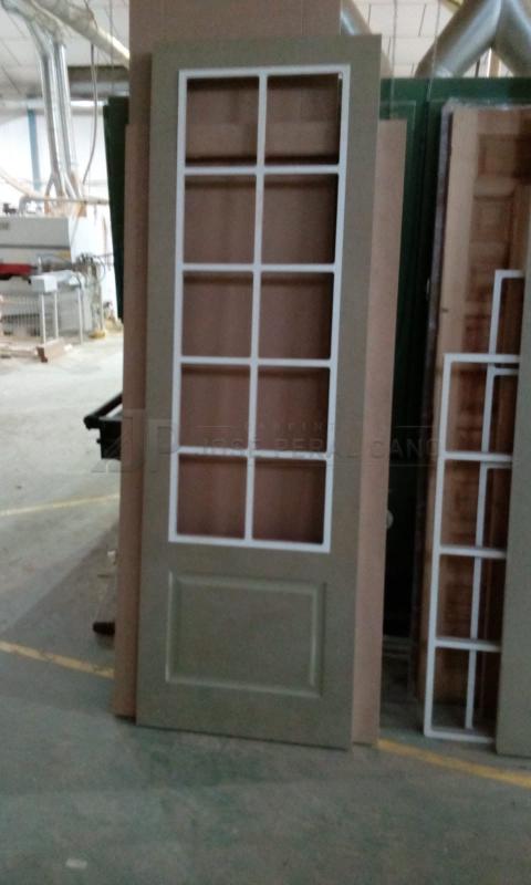 Puertas con Cristaleras a Medida en Cuenca | Diseñamos el Modelo que Tú Quieras Puertas con Cristaleras a Medida en Cuenca | Diseñamos el Modelo que Tú Quieras