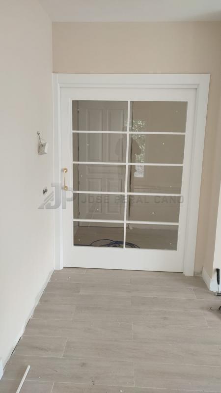 Trabajo realizado en Guadalajara: instalación de puerta corredera de madera a medida Trabajo realizado en Guadalajara: instalación de puerta corredera de madera a medida