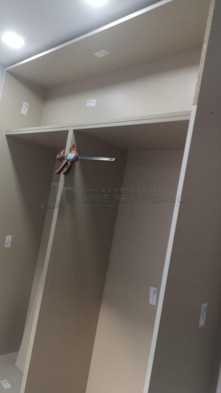 Preparación de Interiores de Armarios a Medida en Madrid | Carpintería José Peral Cano Preparación de Interiores de Armarios a Medida en Madrid | Carpintería José Peral Cano