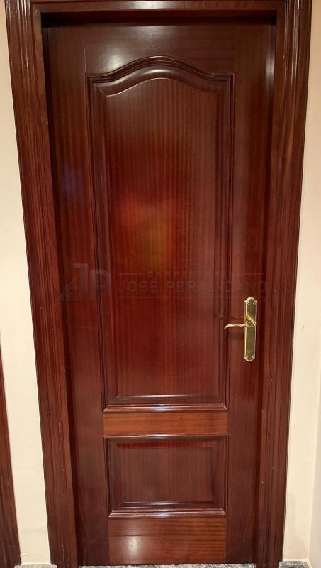 Instalación de puertas clásicas de madera a medida en Madrid Sur Instalación de puertas clásicas de madera a medida en Madrid Sur