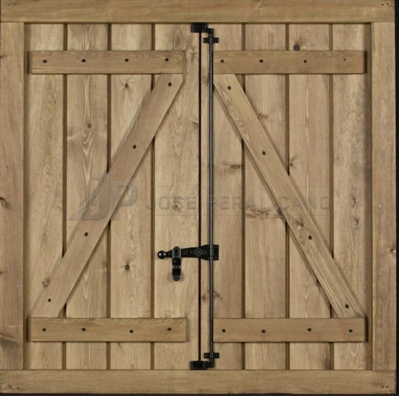 Trabajo realizado: fabricación e instalación de contraventanas de madera tipo Zeta a medida Trabajo realizado: fabricación e instalación de contraventanas de madera tipo Zeta a medida