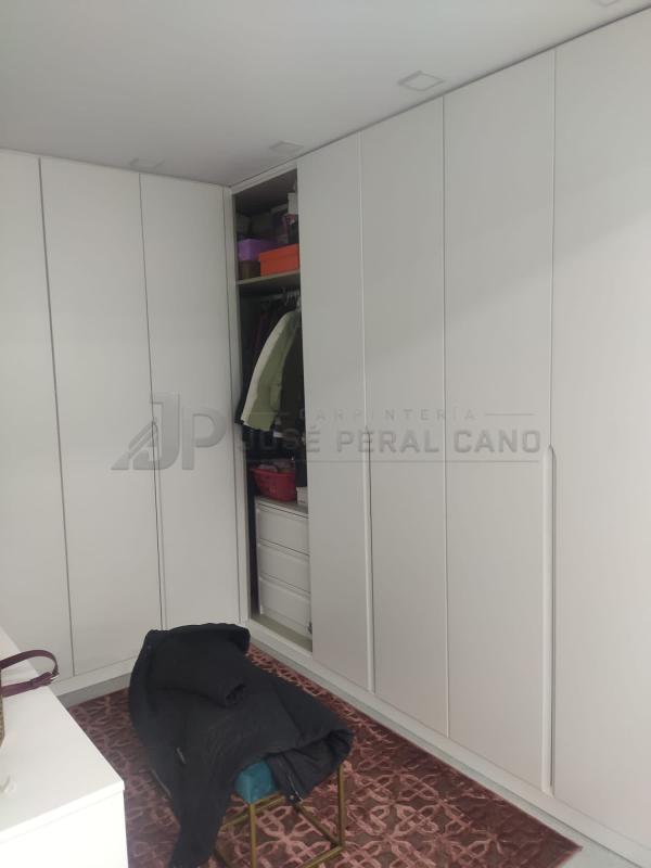 Instalación de armario a medida realizada en Albacete Instalación de armario a medida realizada en Albacete