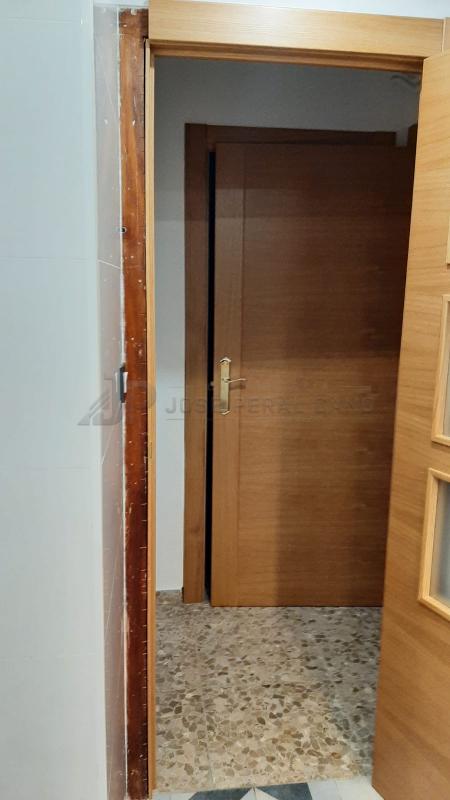 Instalación de Puertas en Block sobre Marco Directo | Cambio de Puertas Sin Necesidad de Obra Instalación de Puertas en Block sobre Marco Directo | Cambio de Puertas Sin Necesidad de Obra