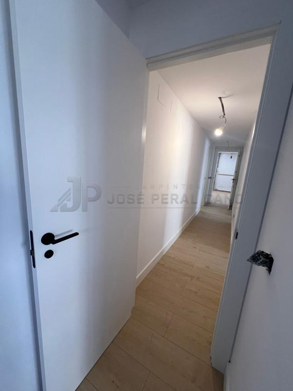 Instalación de Puertas Blancas a Medida en Madrid | Carpintería de Madera Instalación de Puertas Blancas a Medida en Madrid | Carpintería de Madera