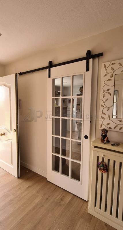Puerta Corredera Tipo Granero en Toledo | Guía Exterior – Trabajo Realizado Puerta Corredera Tipo Granero en Toledo | Guía Exterior – Trabajo Realizado