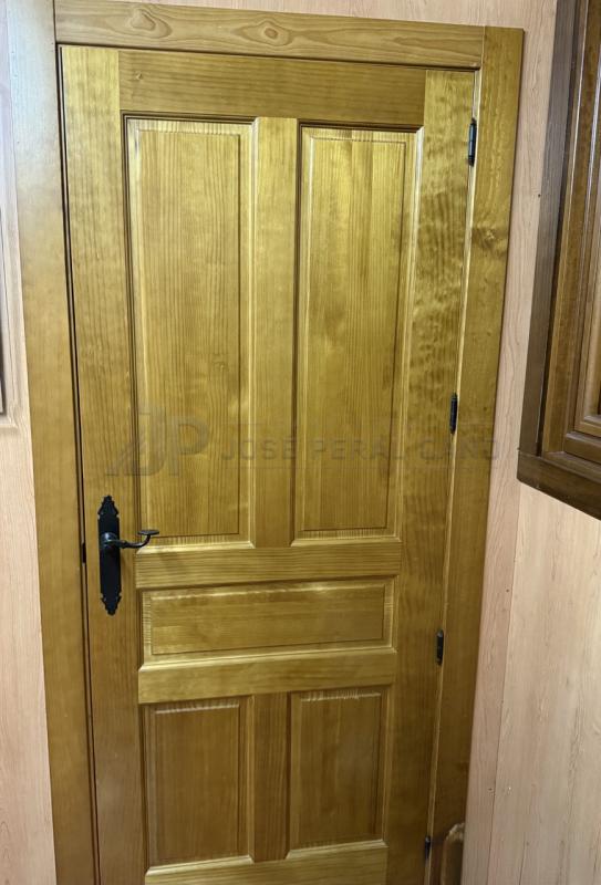 Puerta de Madera de 5 Entrepaños a Medida | Trabajo Realizado