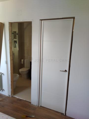 Proceso de Instalación de Puertas en Obra en Madrid | Montaje Profesional y Acabados de Calidad