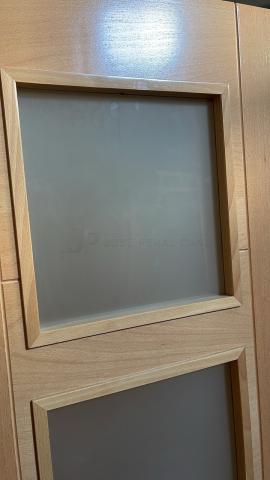 **Cristales para puertas de madera a medida en Albacete y Madrid**  Además de fabricar e instalar puertas de madera a medida, también colocamos cristales en tus puertas para darles un toque diferente y conseguir mayor luminosidad en las estancias. Trabaja
