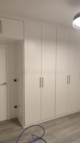 Trabajo realizado en Madrid: instalación de frentes de armarios a medida | Carpintería de madera
