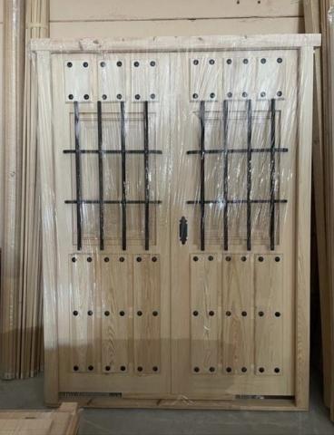 Portón de Madera de Pino a Medida en Ávila | Portones Rústicos en la Provincia de Ávila