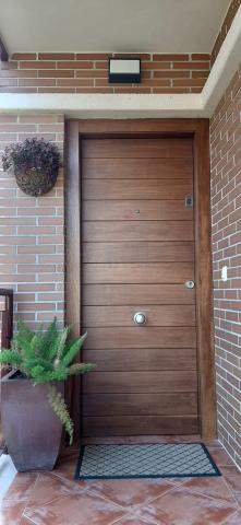 Puerta de entrada moderna a medida en Navalcarnero | Trabajo realizado