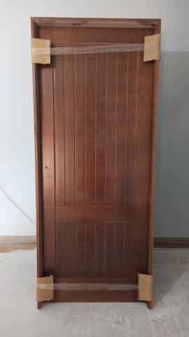 Instalación y entrega de puertas de madera maciza en Guadarrama – Madrid