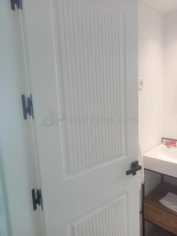 Antes y Después de una Puerta de Madera en Cuenca | Trabajo Realizado