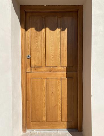Puerta Rústica Partida Instalada en Albacete | Fabricación e Instalación a Medida
