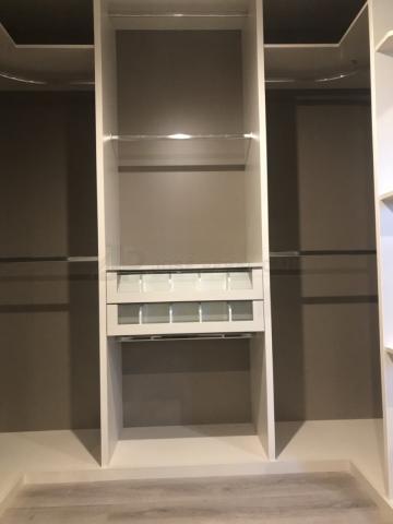 VESTIDOR REALIZADO A MEDIDA