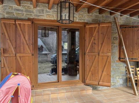 Instalación de ventanas europeas de madera con contras tipo Z en Guadarrama | Trabajo realizado