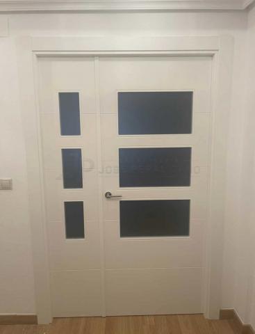 Instalación de Puertas Blancas a Medida en Madrid | Carpintería de Madera