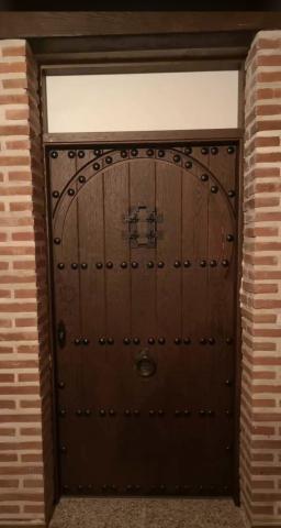 Instalación de Puerta de Entrada en Guadalajara | Fabricación e Instalación a Medida
